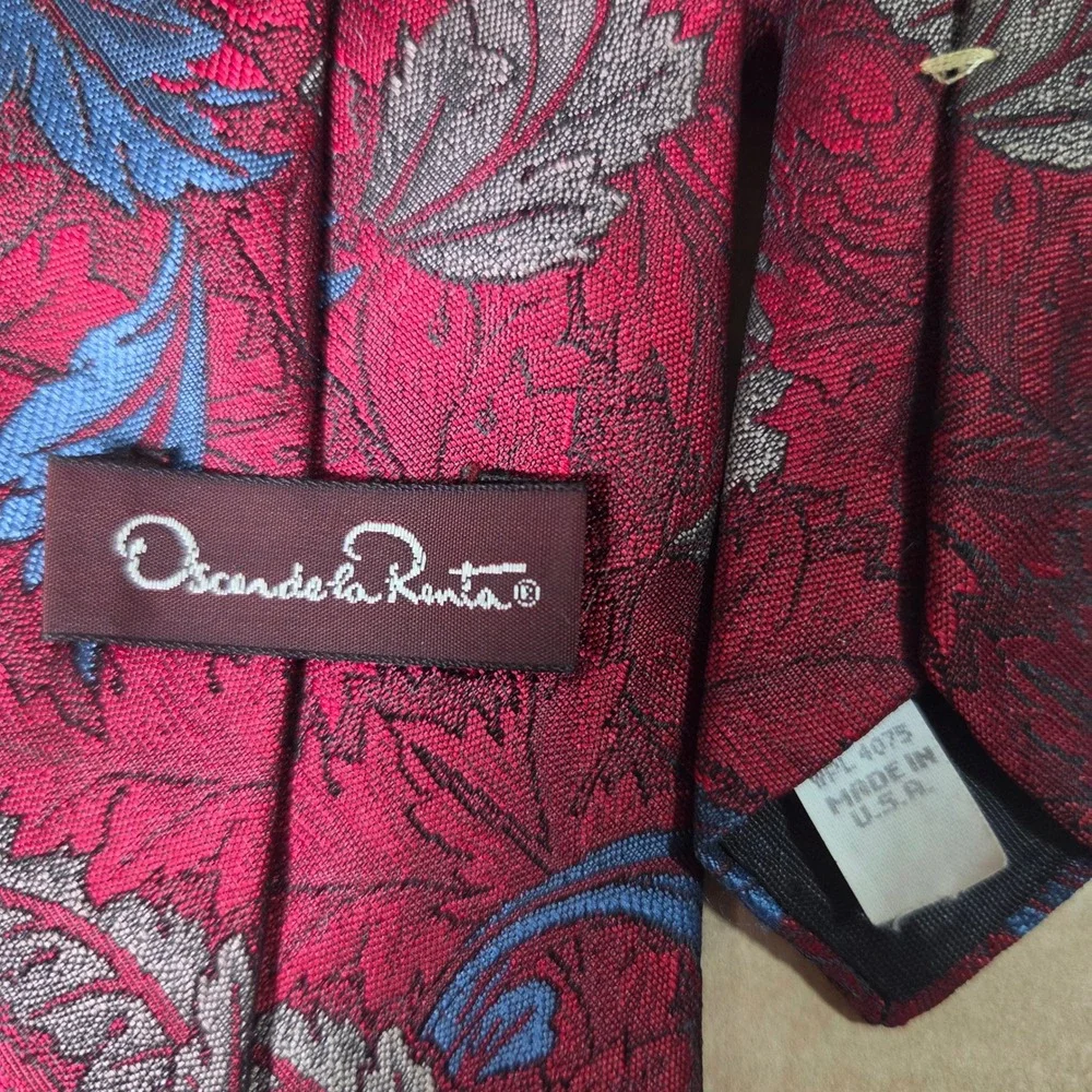 Oscar‎ de la Renta Mens Burgundy Red Leaf Jacquard Silk Blend Necktie USA Made
